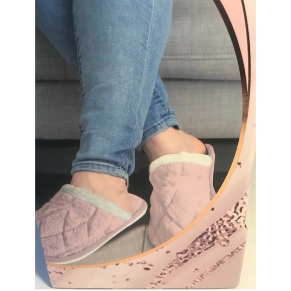 Vivitar Simply Beautiful Cozy Women's Quilted Slippers Sz:M 7/8 Pink - Picture 1 of 2